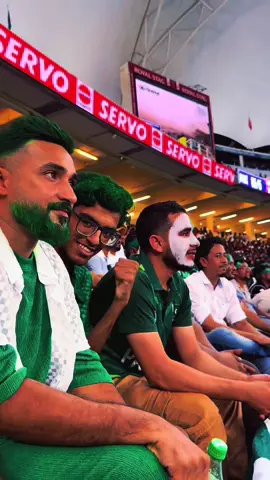 ایسے ہی فینز کھیل کو خاص بناتے ہیں 🏏✨#pakvsban 