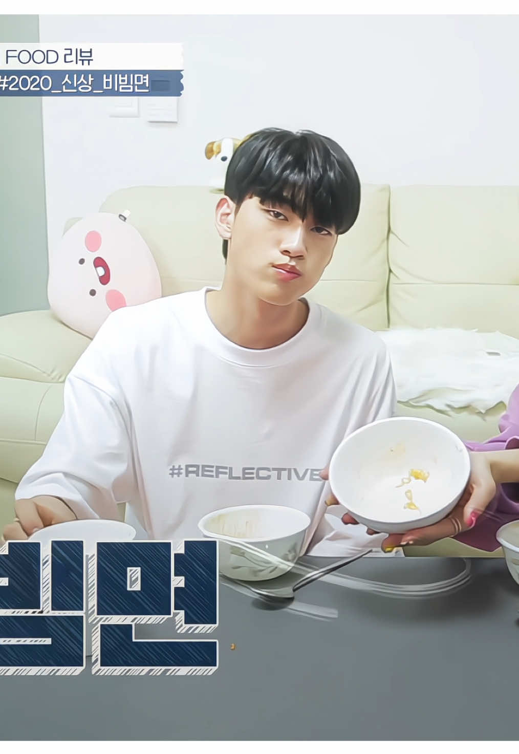 #HONGMINGI eating and reviewed 6 ramyeon~ 🍜 . He really adorable! #mukbang 