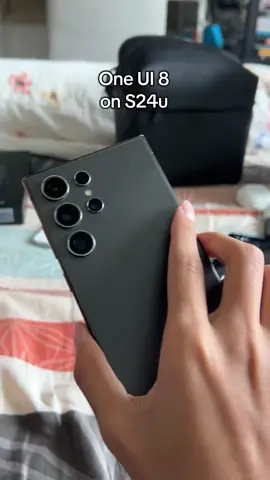 One UI 8 on S24U Ultra 😊😊  (improved blur, new quickshare, fingerprint animations, adaptive clock and more) #s24ultra #samsung #oneui8 #thomaschootz #techtok 