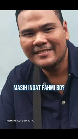 Fami Bo kini hanya bisa terbaring di kontrakan dengan bantuan tabung oksigen setelah mengidap sejumlah penyakit. 