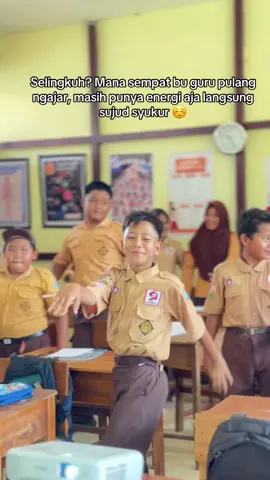 #fyp #gurutiktok #guruindonesia #gurucantik #gurumuda 