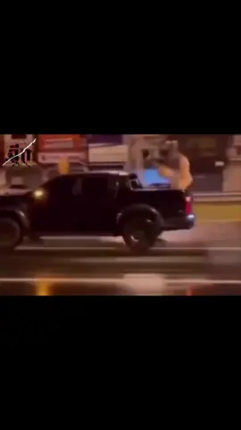 ค่ำคืนนี้ กลบกระแส REVO ดวงดี จากหลุมยุบ ด้วย FORD ranger จากฝรั่ง ภูเก็ต  โอ้ คิดคำบรรยายไม่ถูก โพสต์ไปก่อน😂😂😂😂😂😂😂😂😂😂 ยูคิดว่ายูควบม้าอยู่สินะ   #ฟินเวอร์ #ตลกๆขําๆ55 #ซิ่ง #ฝรั่ง #กระบะซิ่ง 