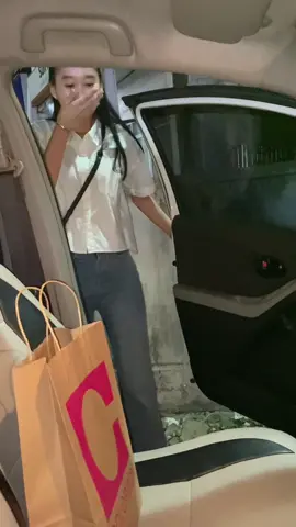 ternyata benar ya, ketika satu nama sudah menetap di hati kita, bisa bikin kita tidak tertarik pada siapapun lagi🤍