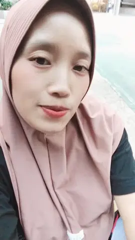 momong ATM sambil menikmati semilir angin  #tkwhongkong🇮🇩🇭🇰  #fypシ゚viral🖤tiktok  #vidiolaguhiburan 
