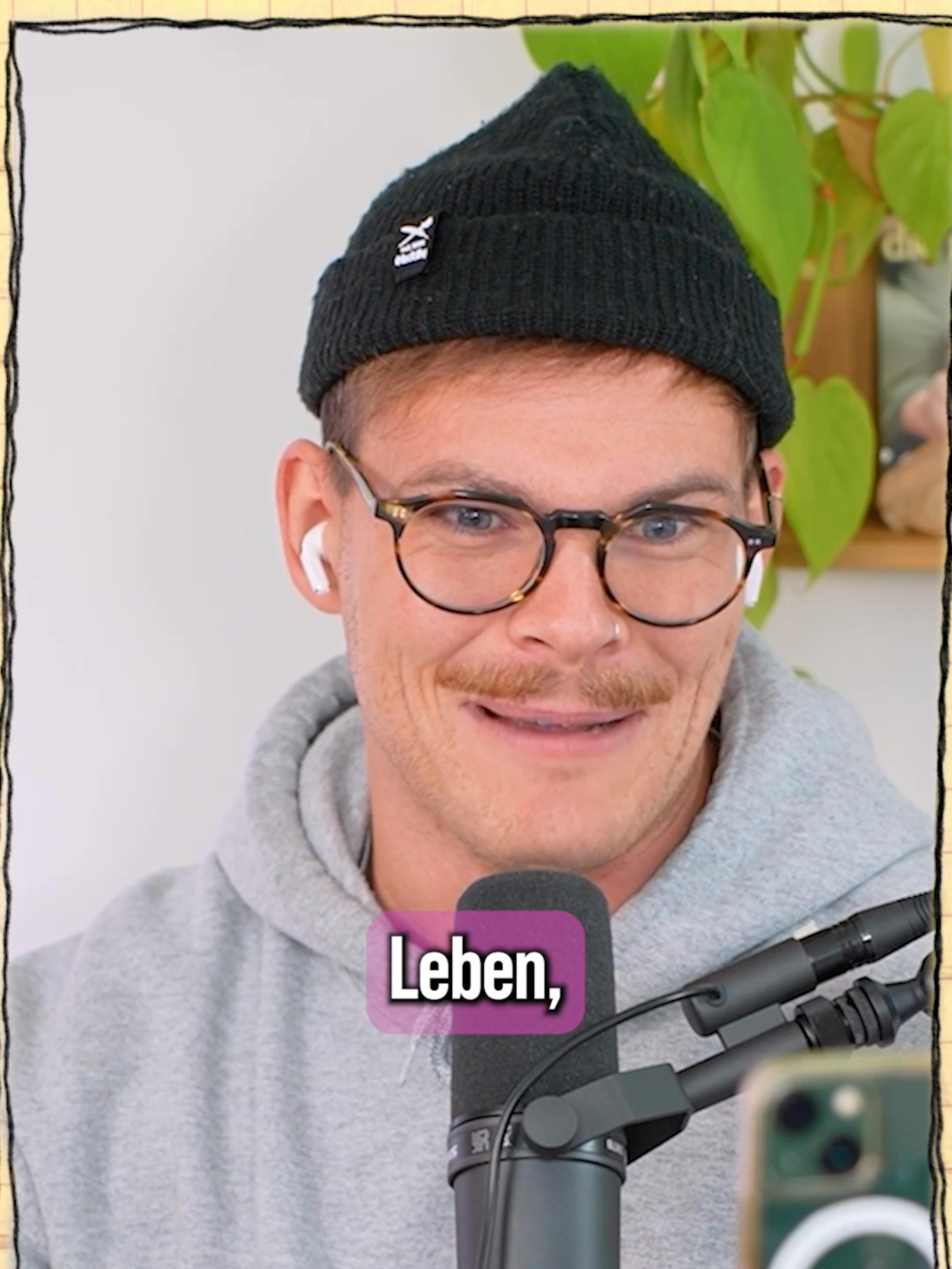 Bitte sagt mir, von eurer Zunge kommt auch so viel Dreck 🫣😱 #dienervigen #dienervigenpodcast #juliabeautx #joeysjungle #storytime #zungenschaber