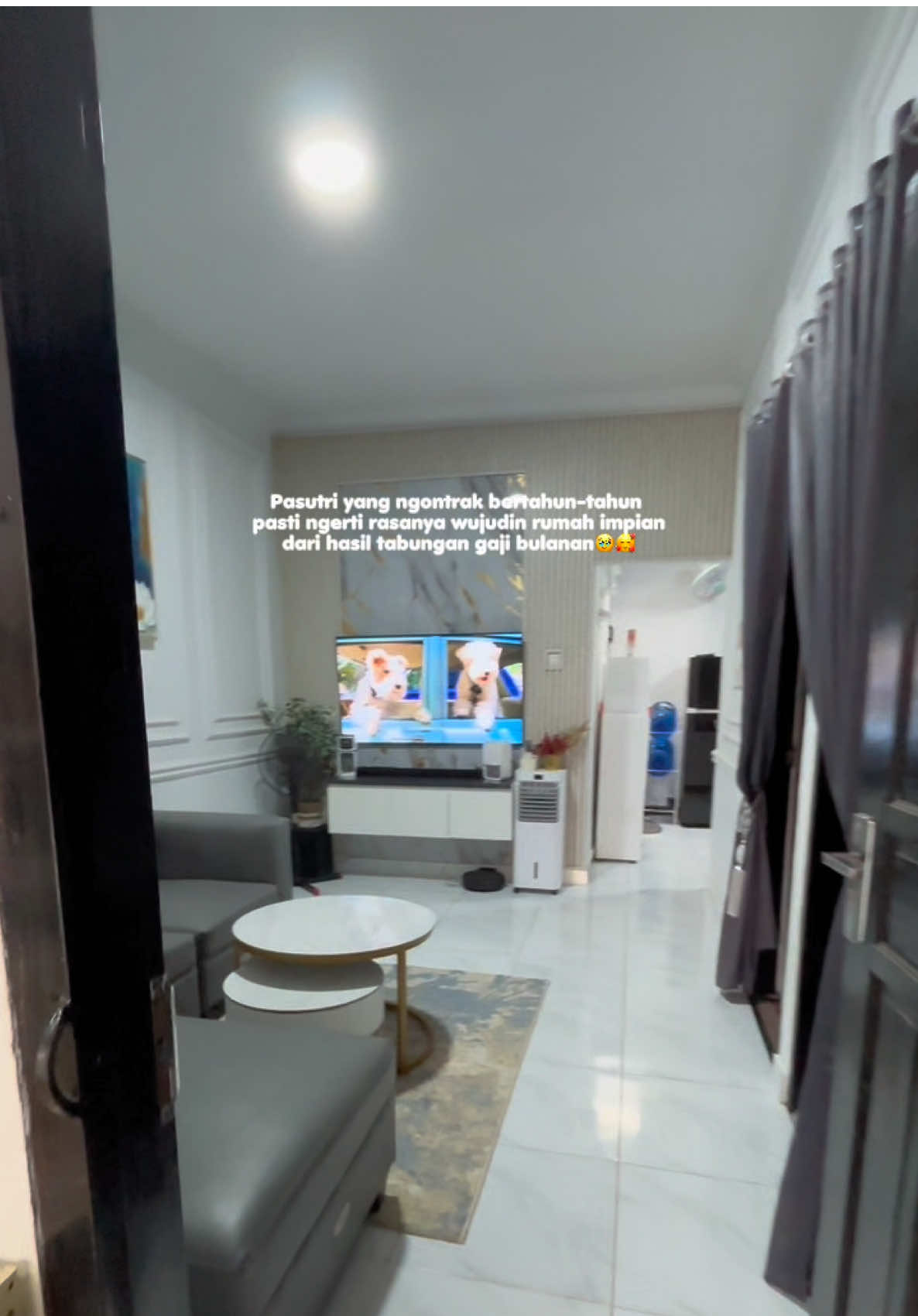 Membalas @thisiscesu04 mungil dan sederhana tapi Puji Tuhan🥹🥰 #RoomTour #hometour #rumahimpian #rumahsederhana #rumahminimalis 