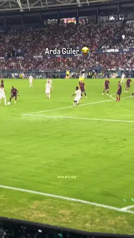 Arda Güler intenta imitar el baile de Vinicius Jr. 😁 #ispania🇪🇸 #realmadrid #fyp#ardagüler #vinicius 
