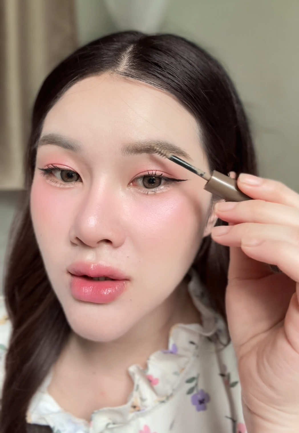สีคิ้วมีผลจริง