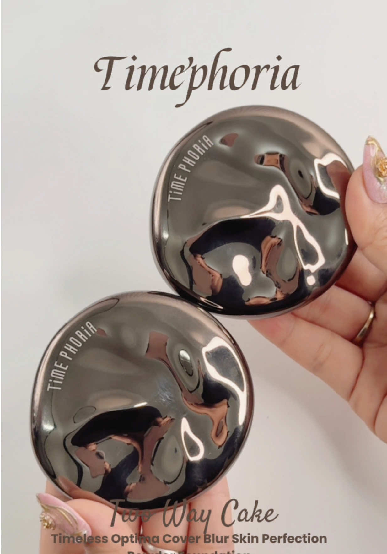 ✨ “Makeup simple 🤍 no cushion tetep flawless!” 🪞 Tinggal tap-tap pakai produk barunya Timephoria Two Way Cake, coveragenya  tahan lama tapi tetap natural 😍 bikin kulit keliatan flawless.✨  Wajib beli sekarang yaa sebelum viral ✨🔥  #powderfoundation  #timephoriatwowaycake #tutorialmakeup #dailymakeuplook #twowaycake 