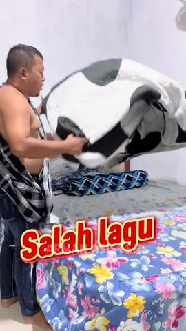 Karena salah lirik lagu #promomakangajian #salamkupikatokmakbugula 