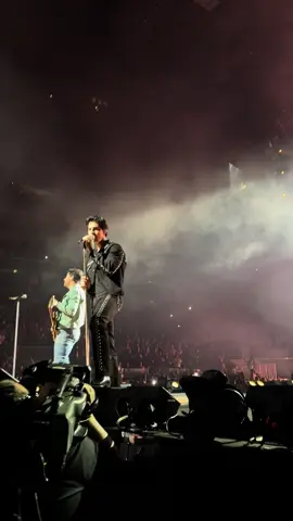 the jonas brothers opened with shelf tonight! #jonasbrothers #shelf #sancrancisco 