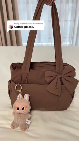 Replying to @Esmeralda~ Sorry to everyone who already bought the bow hobo bag!🎀Cause we just dropped a special coffee color!☕️#bagsmart #coffee #coffee #tote #totebag #packwithme #bow#baguette #hobo 