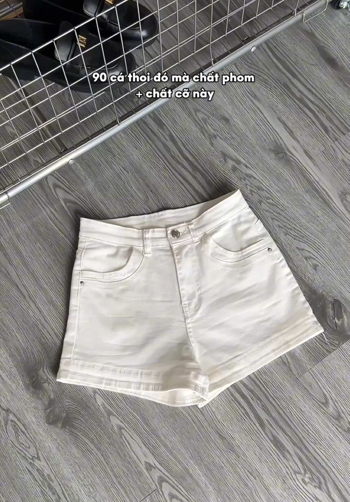 Mặc gì trông mình ngon hơn nyc ;))) #quanshort#quandui #shortjean 