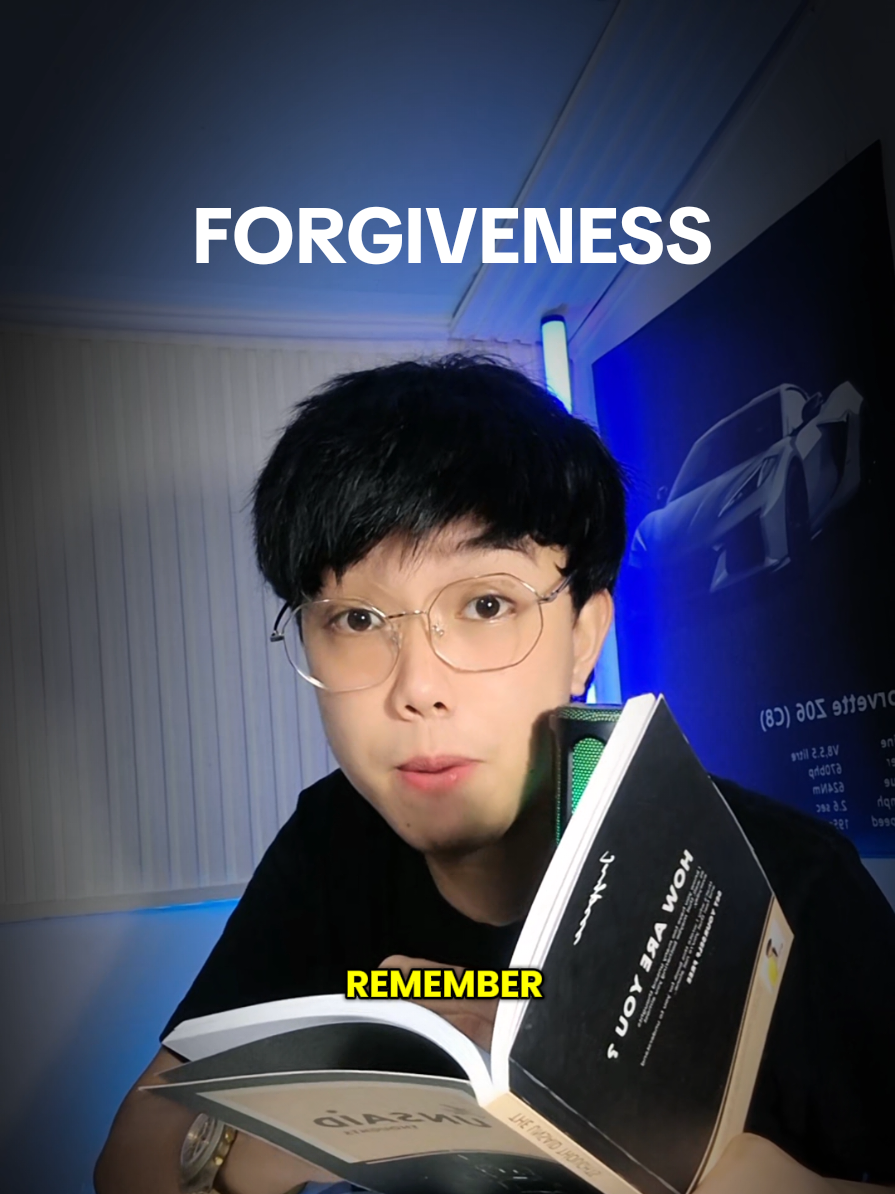 Pwede kang magpatawad… pero hindi ibig sabihin welcome sila ulit sa buhay mo. That’s the difference. Make it clear , tinanggap mo yung sorry nila hindi para ibalik sila, kundi para makuha mo yung sariling kapayapaan.  Kasi forgiveness is never about them, it’s always about you. Para hindi ka na natatali sa bigat, para hindi ka na dinadala ng galit sa mga gabi na dapat payapa ka. Hindi porke pinatawad mo, ibig sabihin okay na kayo. Pwede mong i-release yung pain, pero pwede mo ring piliing hindi na sila bahagi ng future mo.  Kasi minsan, the same people na binigyan mo ng second chance, sila rin yung muling sisira sa’yo. Sabi nga, “Forgiveness heals you, but boundaries protect you.” Kaya wag kang mahihiyang mag-draw ng line. Pwede mong ibigay yung closure sa sarili mo, pero hindi mo kailangan ibigay ulit yung access sa puso mo. Remember, forgiving is strength… but protecting your peace is wisdom. So yes, patawad na. Pero balik? Hindi na. #unsaidthoughts #jaypeee1210 #unsaidfeelings #relationshipadvice101 #unsaidthoughtsbook 