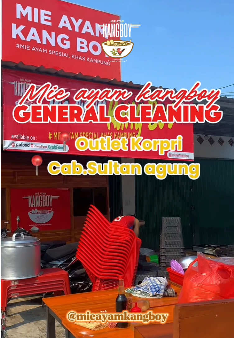 General cleaning bulanan lagi! 💪✨ Tim Kangboy selalu jaga kebersihan biar makan mie makin nyaman dan mantap😍 #viral #promomakangajian #lampung #mieayamkangboy #fyp 