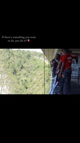 I did it! I went bungee jumping because I believed in myself and I knew I could do it. 💪 Sometimes the only thing standing between you and your dreams is the courage to take that leap. If there’s something you want to do, don’t overthink it, just go for it. You are capable of more than you realize. 🌟 #bungeejump #bungeejump #bunge #capetown #activity 