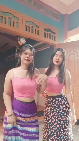 ဘေးကတစ်ယောက်ခါးကျိုးမယ်🤪#@Jue🫧 #fypပေါ်ရောက်စမ်း😒👊🏻မရောက်လည်းနေ🥴 #