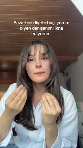 Pazartesii diyete başlayanlar el kaldırsın yoruma 🙋‍♀️🙋🙋🏻‍♂️ . . . . . #pazartesidiyete #onlinediyet #diyetisyenfatmanurbaydemir 