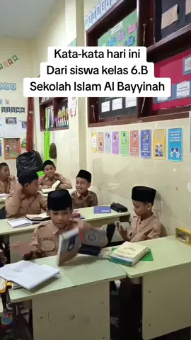 Baarakallahu fiikum, Ananda Sholeh. Kata-kata dadakan tanpa ada persiapan sebelumnya. #kata-kata #quotes #katamotivasi #siswa #sekolahislam 