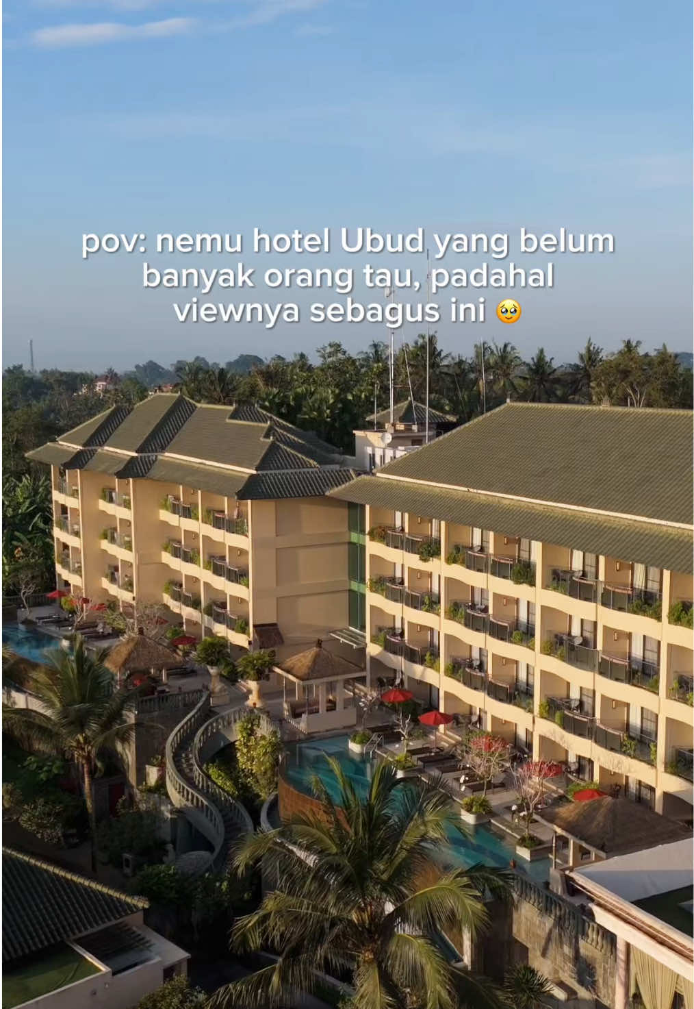 Jarang orang tau, ada hotel Ubud yang view nya sebagus ini! 📍Seres Springs Resort & Spa, Singakerta - Ubud. Price: start IDR 1.8 jt Highly recommended buat healing trip ataupun staycation tenang di Ubud Reserve langsung di Hotelnya biar dapet disc 10%!