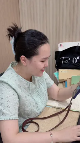 Test tính năng thè lưỡi điều khiển trên Iphone 17 pro max màu xanh 😂
