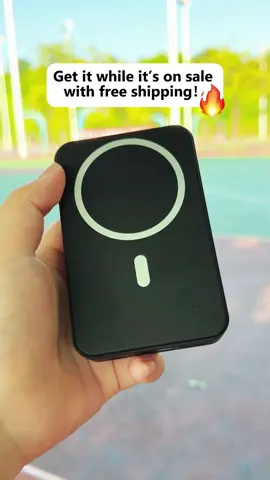 Best portable power bank for anyone who travels!!#fyp #powerbank #portablecharger #magneticcharger #iphone #tiktokshop #charger 