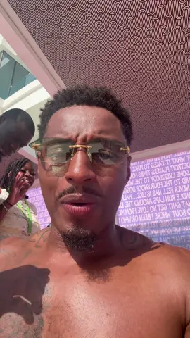 Don’t cry , it’s alright 😂😂😂 @VibesOverseas we landyy deh #fyp #viralvideos #dubai🇦🇪 