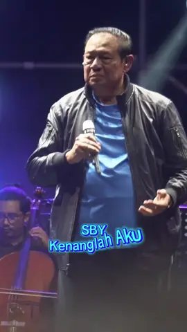 Ketika pak SBY presiden ke 6 indonesia menyanyikan lagu dari naff - Kenanglah Aku. vibes lagu ini jadi berbeda seperti ada penuh rasa yang hidup dalam lagu ini ketika dinyanyikan oleh beliau. #susilobambangyudoyono  #SBY  #kenanglahaku #naff 