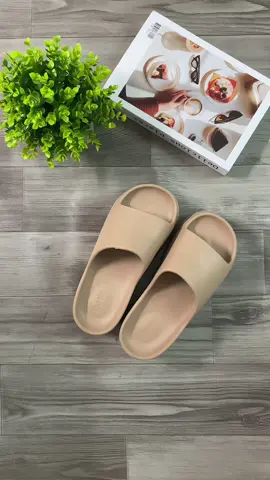 Dép quai ngang nữ đế nâng chiều cao 6cm. #giaydep #giaynu #depnu #depquaingang #depnuthoitrang 