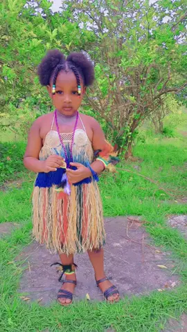 My little Amerindian princess 👸 #heritageday #amerindianheritagemonth #guyana🇬🇾 @🇬🇾1YoungMafia🇯🇲 @Nadira💜😘 @Cemica🇬🇾🥰🇺🇸❤️ @Robert Knights148 