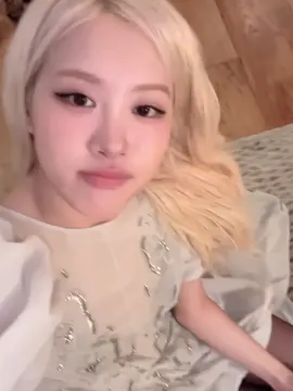 Rosé updates, happy one year anniversary, number ones 😭#bp_dinny🤍 #BLACKPINK #ROSÉ #BLINK #fst♡ 