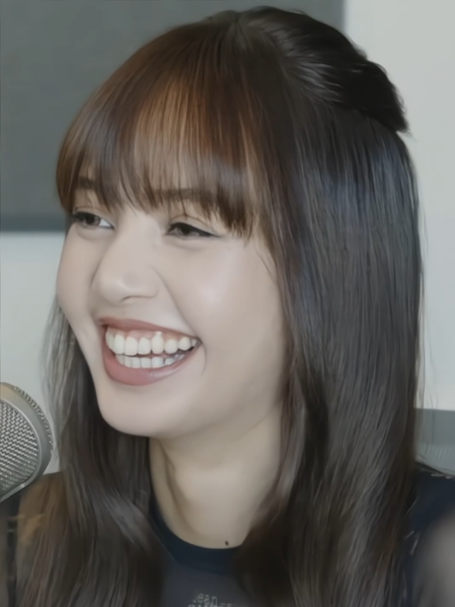 🤍 #lisablackpink #blackpink #lalisa #lisa #fyp 