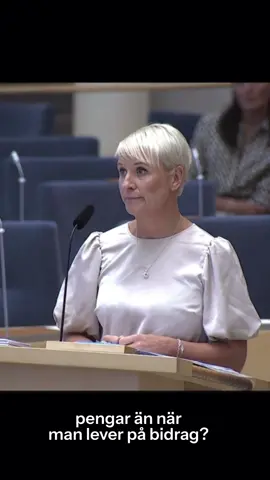 Den som ställer klockan varje morgon, jobbar och sliter ska känna att ansträngningen lönar sig. Det är rätt och rättvist!