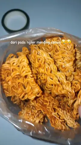 gak bisa berenti kalau udah makan mie kremes ini dah pokoknya @pusatkepedasan #miekriukpedas #miepedasviral #miekering #miekremezz #miepedas 