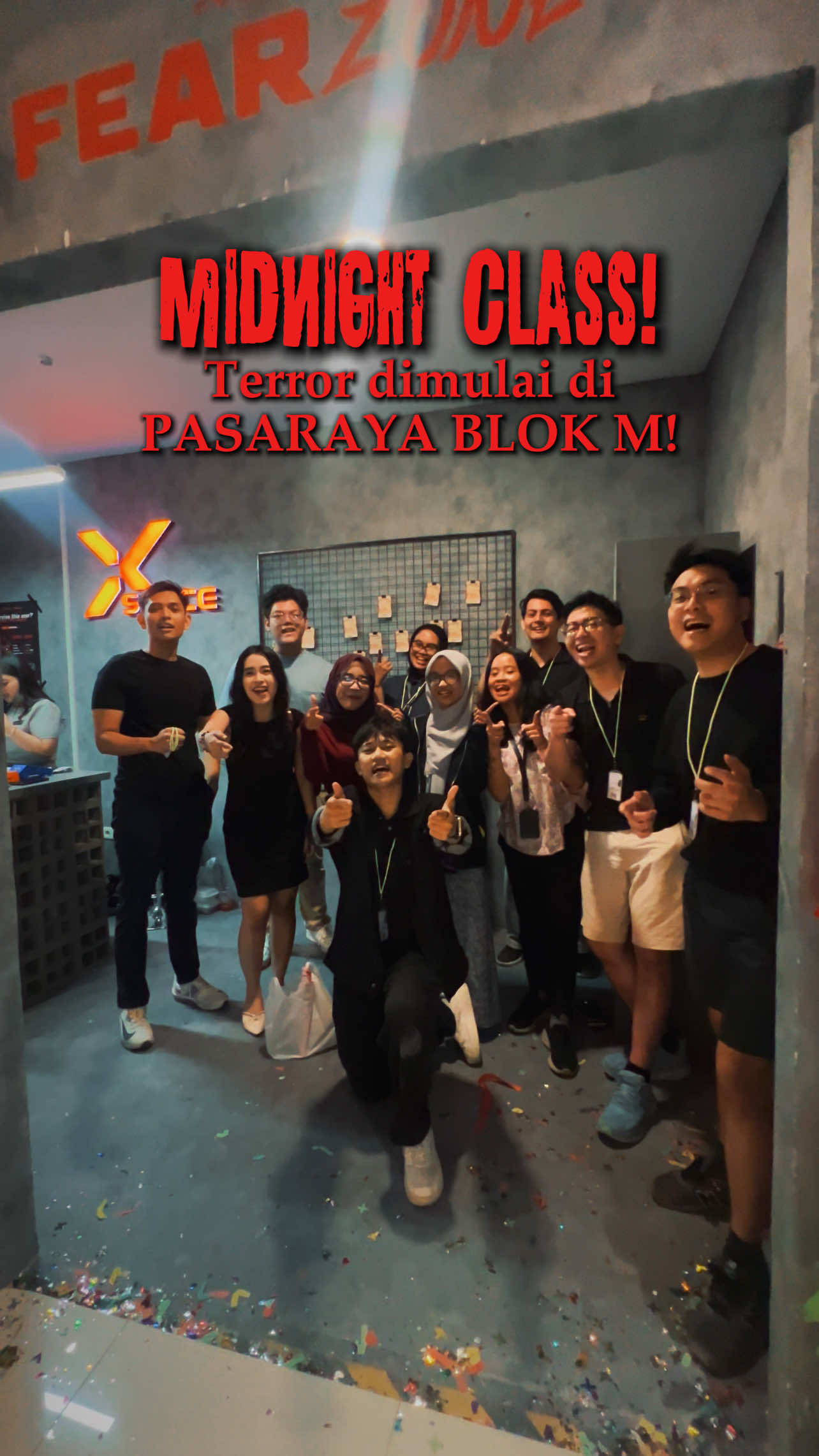 Siap siap Weekend di Sekolah paling angker di Jakarta! @Fajri Nogami Echoman aja udah ngerasain angkernya 👻 📍 Lokasi: Pasaraya Blok M, Lt. UG A-#09-10 🕒 Jam Operasional: Weekdays: 14.00 – 22.00 WIB Weekend: 12.00 – 22.00 WIB 🎟️ 88k (Tiket tersedia langsung di lokasi). #xspace #fearzone #xspacefearzone #rumahhantu #blokm #midnightclassxspace