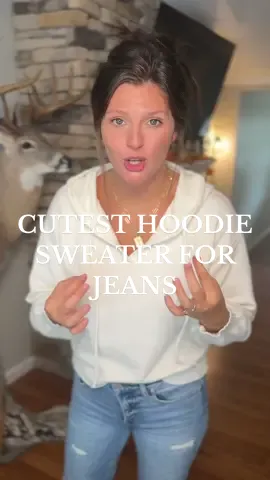 A perfect hoodie pullover to wear with jeans without being too bulky! I love the material, it’s the perfect thickness and so easy to create a cute jean outfit! ➡️For size reference: 5’9” 155lbs wearing size Medium  @YouAnnn #sweaterfashion #fallstyle #hoodieseason #casualstyle #falloutfits 