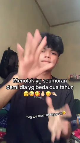 Yg tua sangat menggoda😋