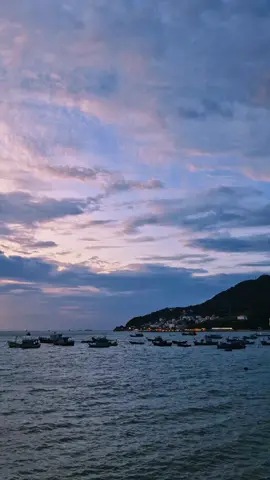 Chiều hoàng hôn có ai mong chờ 🥰🥰🥰#vungtau #canhdepthiennhien #xuhuongtiktok #tramcamxuc 