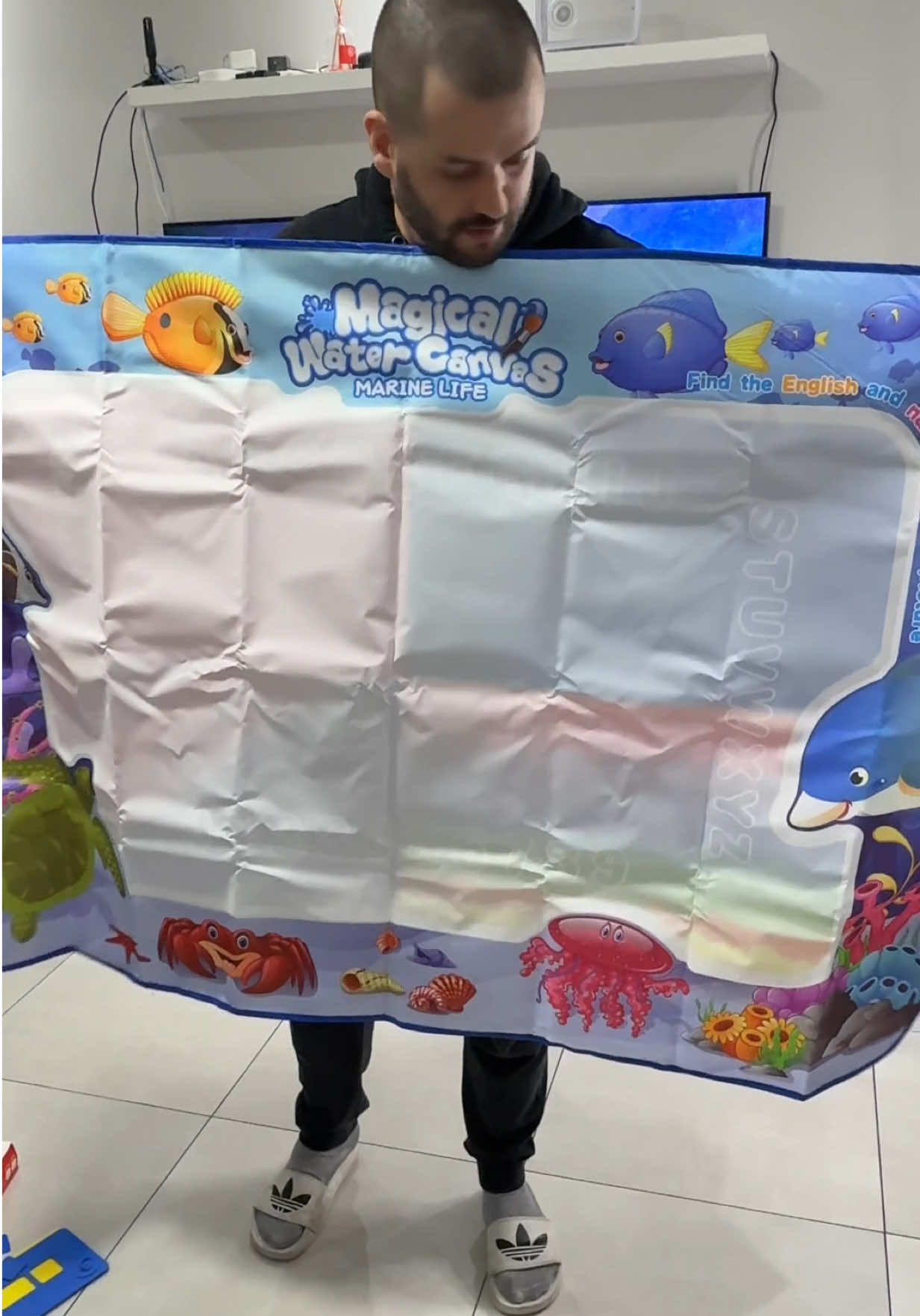 Tapete Mágico de Desenho, sem sujeiras e muito legal!  #tiktokshop #tapetemagico #lousamagica #colorir #diadascrianças 