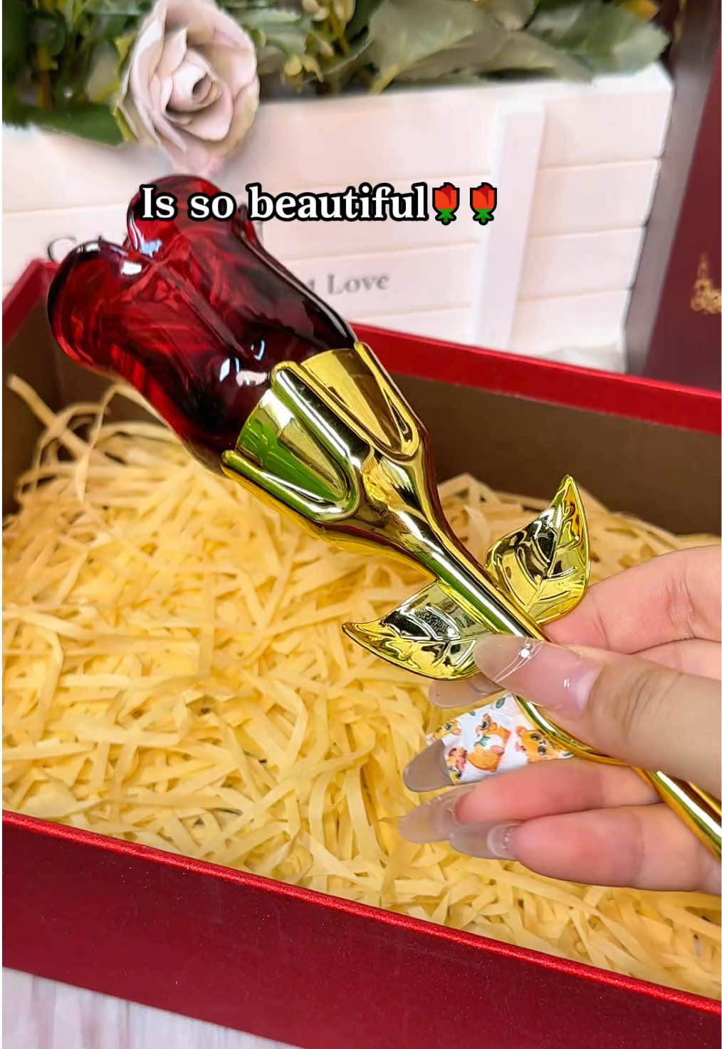 #rosefragrance #roseperfume #floralperfume #womenperfume #prettiestperfumebottles 