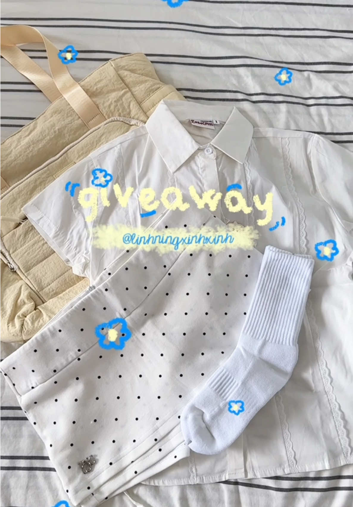 Thể lệ tham gia Giveaway (26/9-30/9) ⭐️Chỉ 1 cmt duy nhất thui nhaaa B1: LIKE post nì B2: FOLLOW tui  B3: Tag 3 người bạn ⭐️21h ngày 30/9 tui sẽ chọn ngẫu nhiên 1 bạn dưới cmt để gửi quà (tui sẽ trả lời cmt của bạn đó nha) Sự ủng hộ của các bác sẽ là động lực để tui làm thêm nhiều giveaway nữa đoá, mãi iuu 🍅⭐️ #giveaway #linhningxinhxinh #goclamdep #fyp #xuhuong 