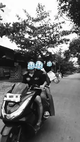 𝙟𝙪𝙨𝙩𝙠𝙞𝙙𝙙𝙞𝙣𝙜 🤞😝 #xyzbca #foryou #fyp #duet #promomakangajian 