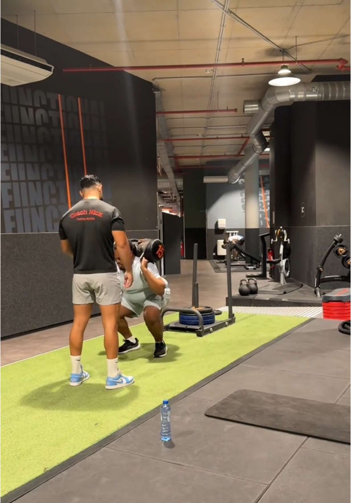 « Deux mois d’acharnement ont réussi à lui faire perdre 10 kg, et on continue encore. » #motivation #motiva #coaching #bruxelles #belgium #ixelles #fyp 