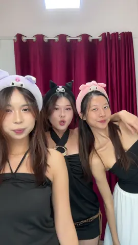 Wit da gals in the photoboob