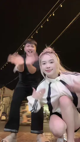 1 đứa bắt beat 1 đứa bắt ruồi
