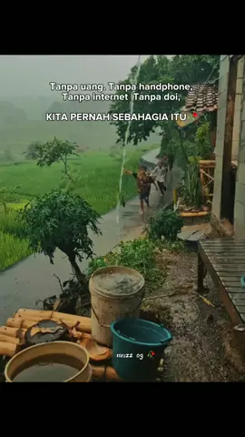 masih inget gak waktu main hujan sama temen-temen 🥀 #nostalgia #vibes #masakecilku #masukberandafyp #notalgia 
