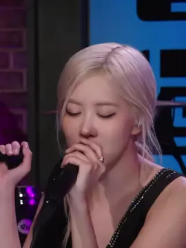 rosé covering ‘50 ways to leave your lover’ by paul simon #rosé 