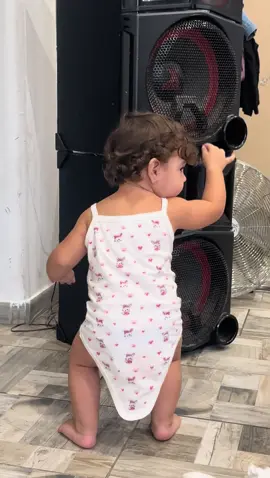 In discoteca nel pancione… ora balla più di me!😂😂😂😂