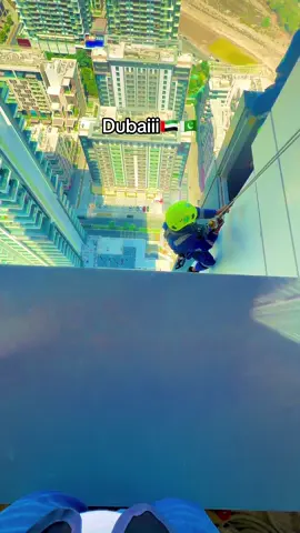 Dubai 🥹  #foryoupagee #unfrezzmyacconunt #arabstarropeaccess #fyp 