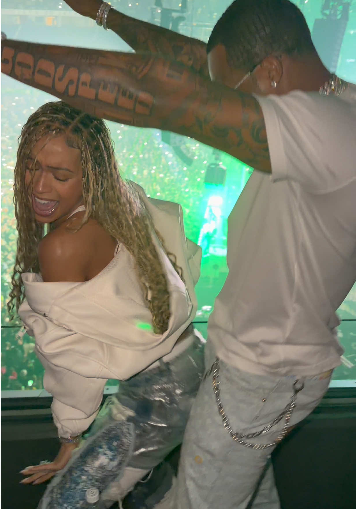 Baby we had a TIME at the YoungBoy concert! 💚 @Deshaun Watson #masa #masatour #columbusohio 
